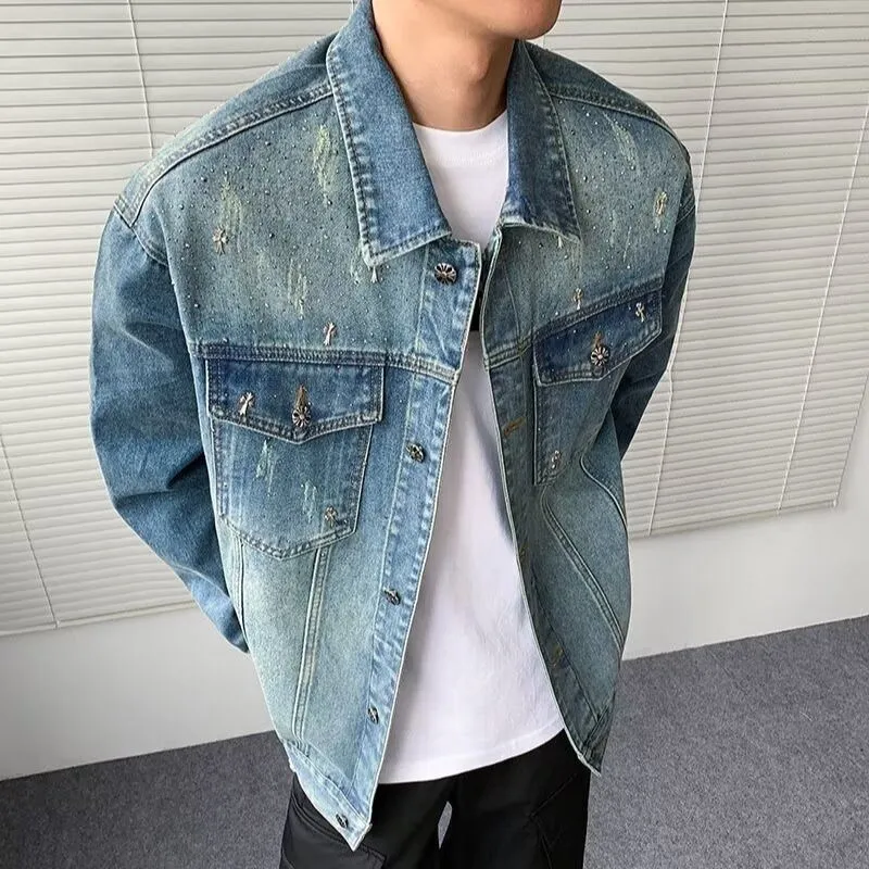 P270 💰 Chrome Hearts Chrome Hearts Cross Hot Diamond Denim Jacket OS version can be worn by both men and women! The fabric is made of twill gauze cotton fabric! The texture is clear and smooth, not easy to wrinkle or fade! The embroidery process is complex and repetitive. There are more than 20 leather labels. It takes 6 repeated embroidery steps to complete the back body. The requirements for the embroidery machine are very strict, and the distance is 45 cm! It won’t work if the spacing is too big, and it won’t work if it’s too small! We make clothes with care, and every detail must be restored one to one! The hardware is all carved and cast, and they are all genuine from the original factory! This piece of clothing consumes a lot of material, with more than 3 meters of material used for one piece of clothing! After the garment is made, it needs to be fixed at high temperature, washed at a water temperature of more than 70 degrees, and softened by adding softener to make the upper body softer and smoother! There is a flap on the sleeve that can be stored into short sleeves! Adapt it to that understanding Color: Picture color Size: S-M-L-XL
